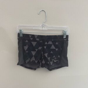 Nike Women's Black and Gray Geometric Spandex